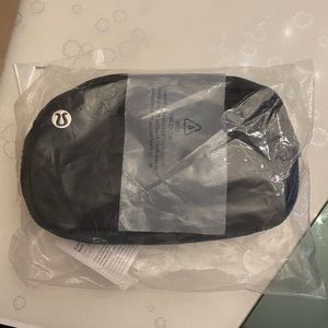 LULULEMON EVERYWHERE BELT BAG 1L